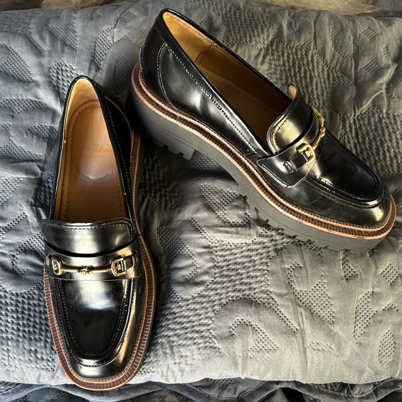 Sam Edelman Laurs platform Black leather Lug Sole Loafers w/Gold Accent Sz 7.5 - Picture 2 of 11